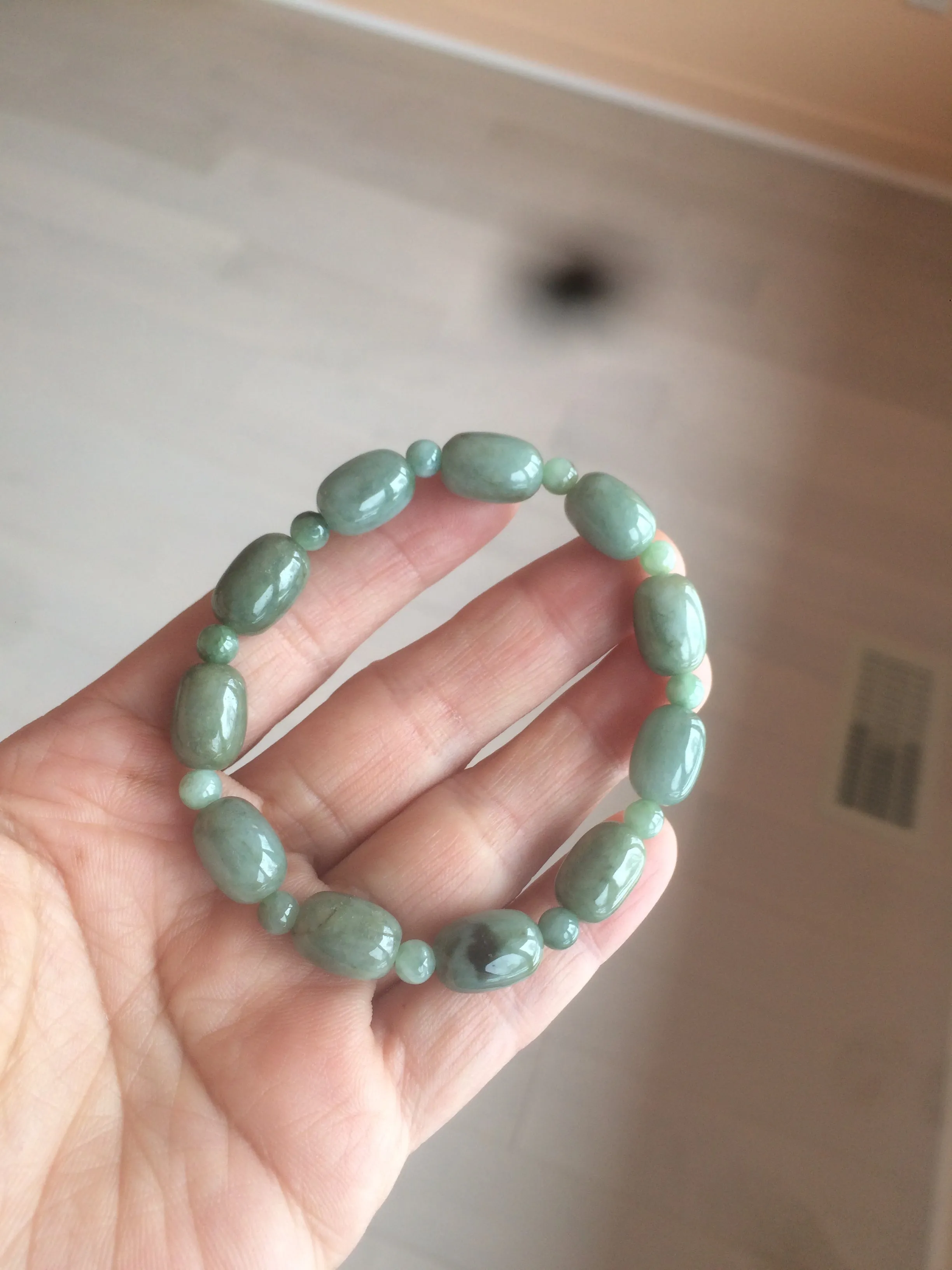 12x8.7mm 100% natural  type A green/dark green/white olive jadeite jade bead bracelet D73