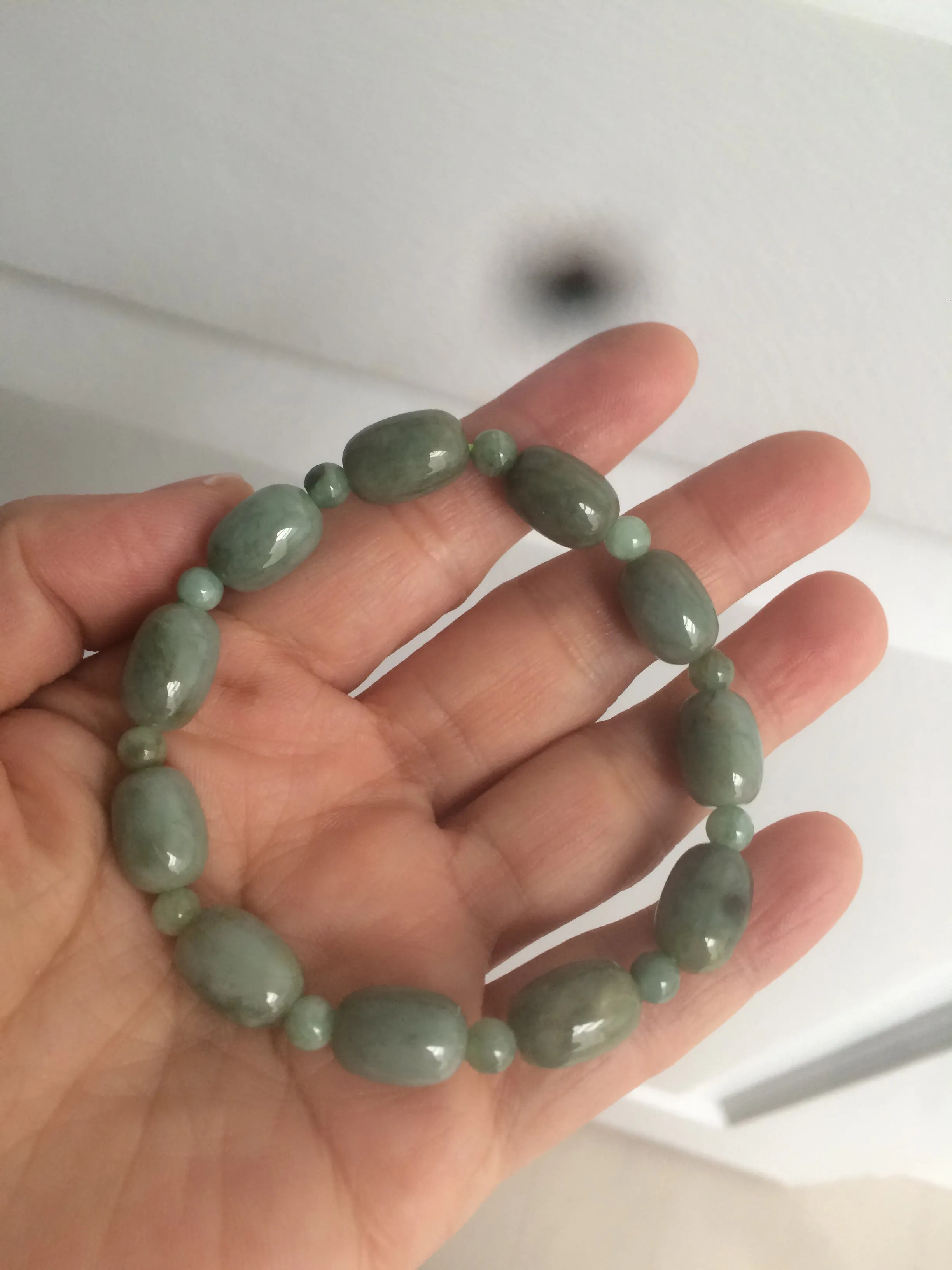 12x8.7mm 100% natural  type A green/dark green/white olive jadeite jade bead bracelet D73