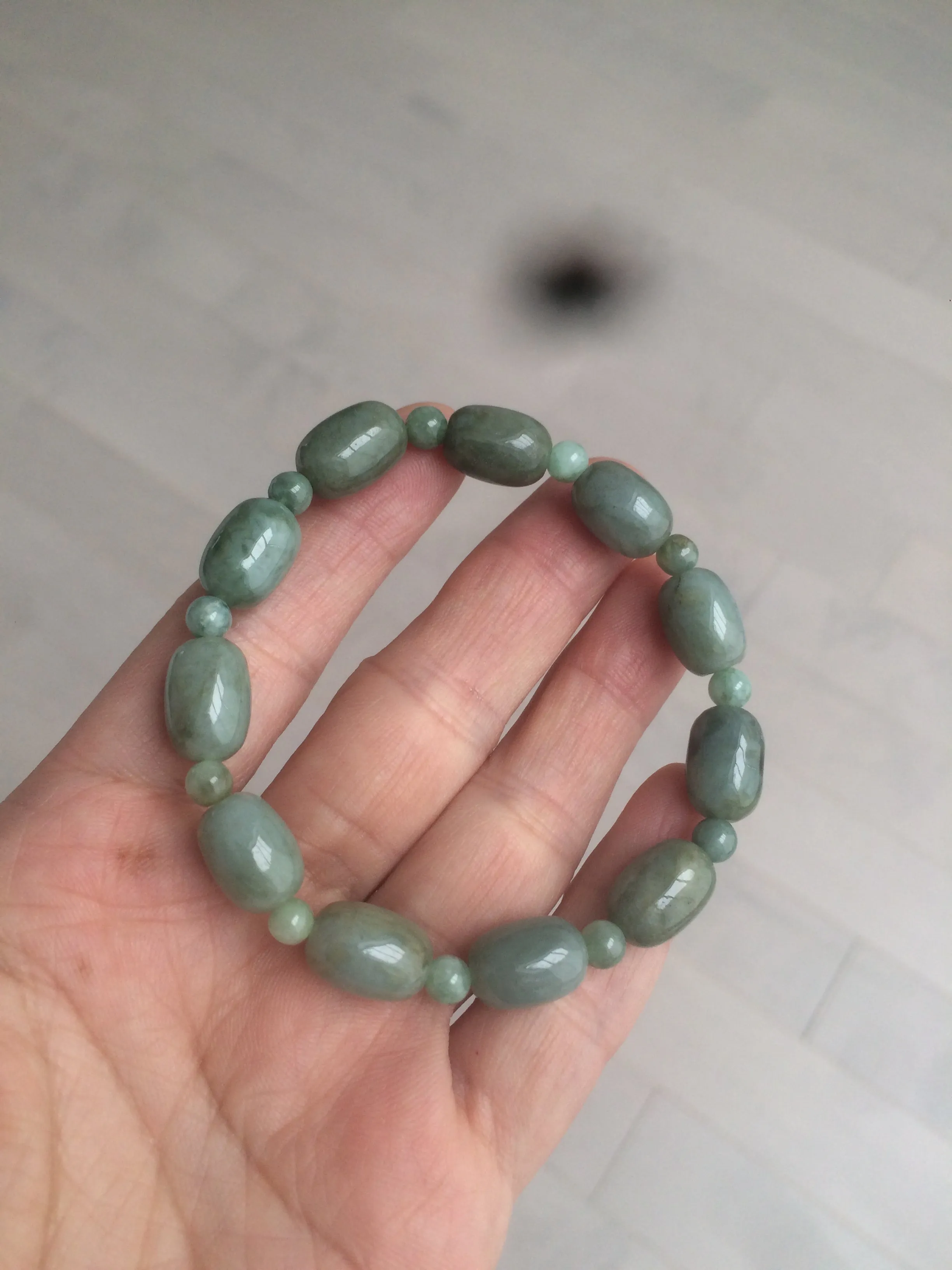 12x8.7mm 100% natural  type A green/dark green/white olive jadeite jade bead bracelet D73