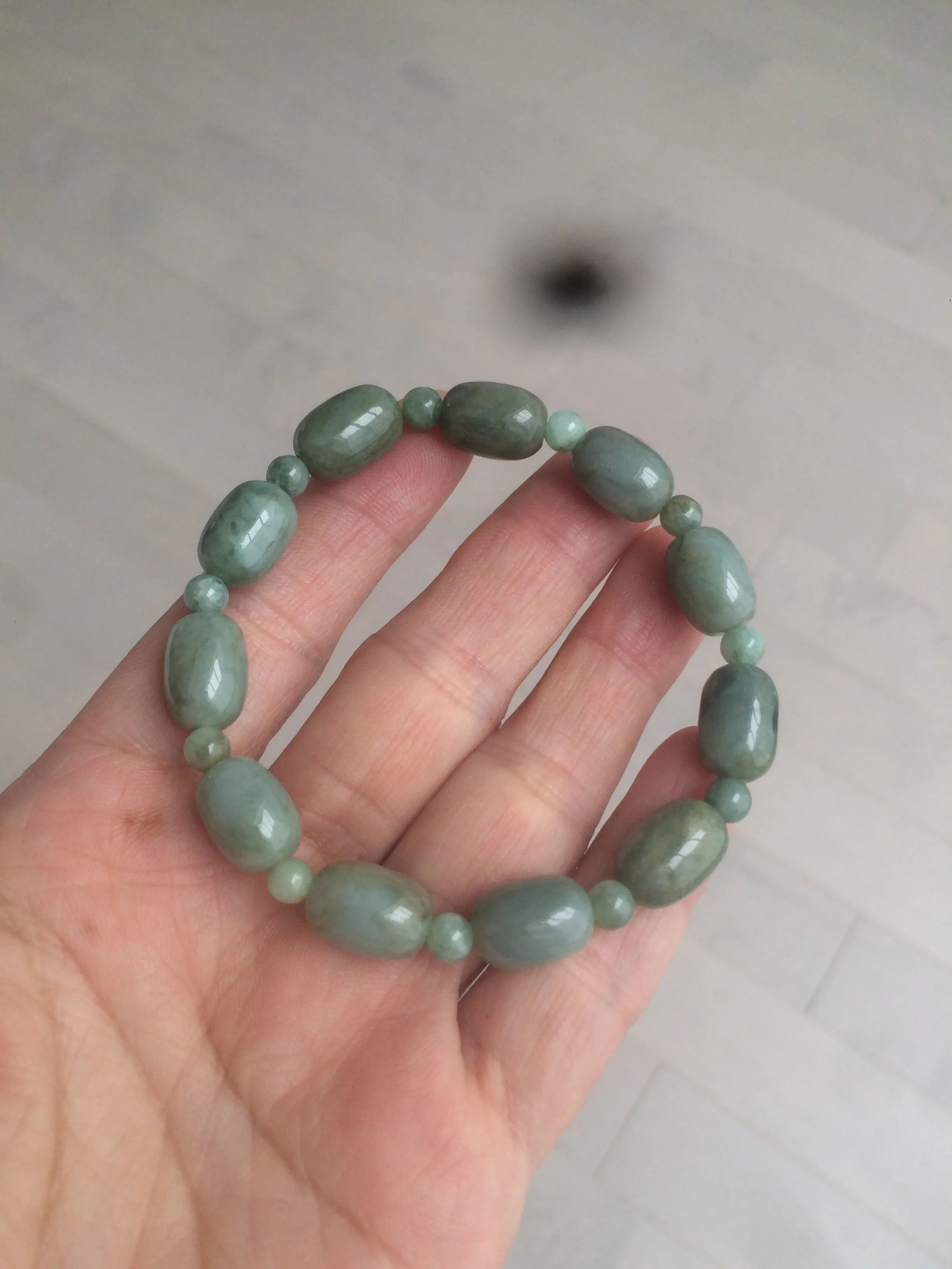 12x8.7mm 100% natural  type A green/dark green/white olive jadeite jade bead bracelet D73