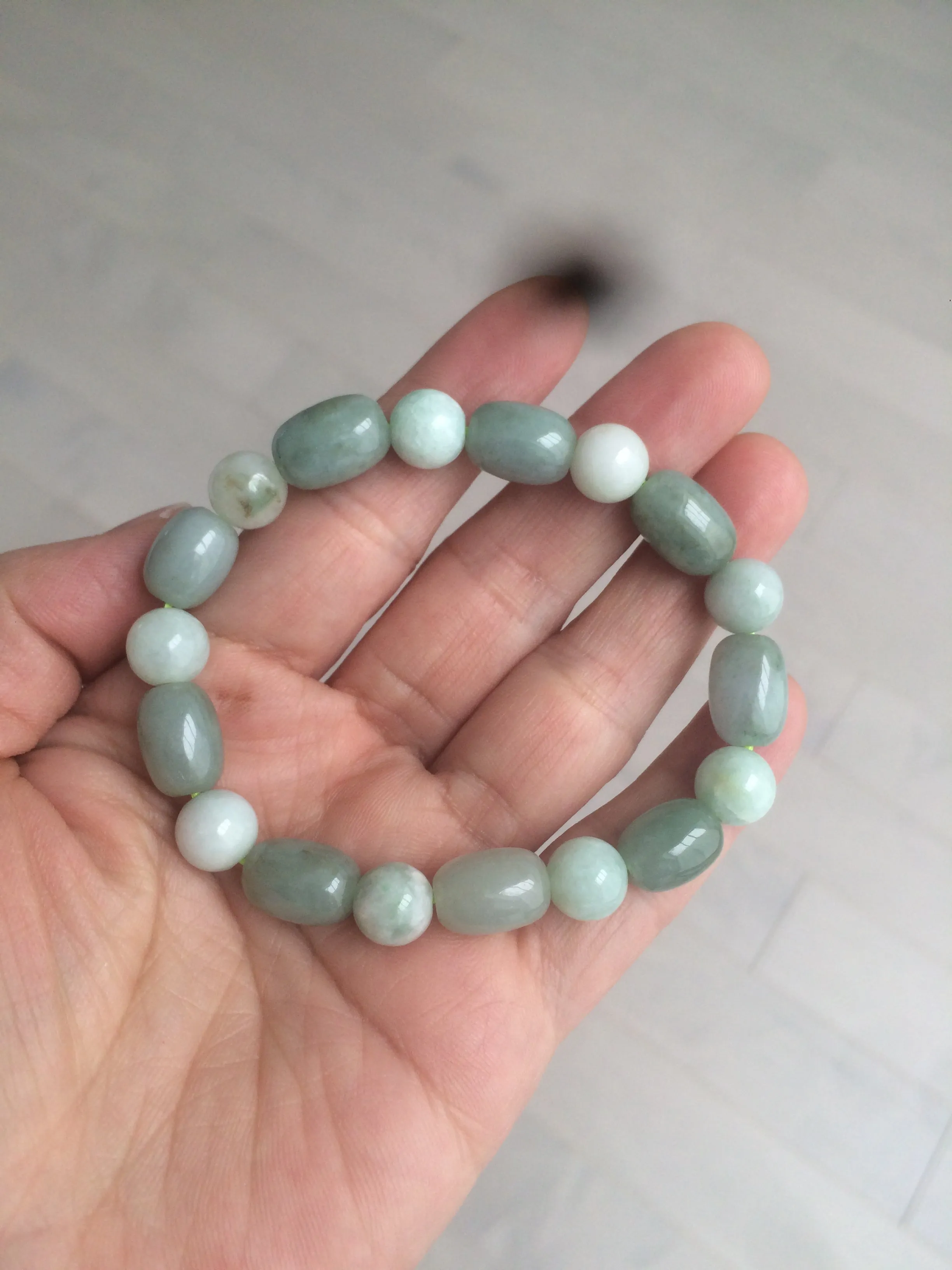 12x8.7mm 100% natural  type A green/dark green/white olive jadeite jade bead bracelet D73