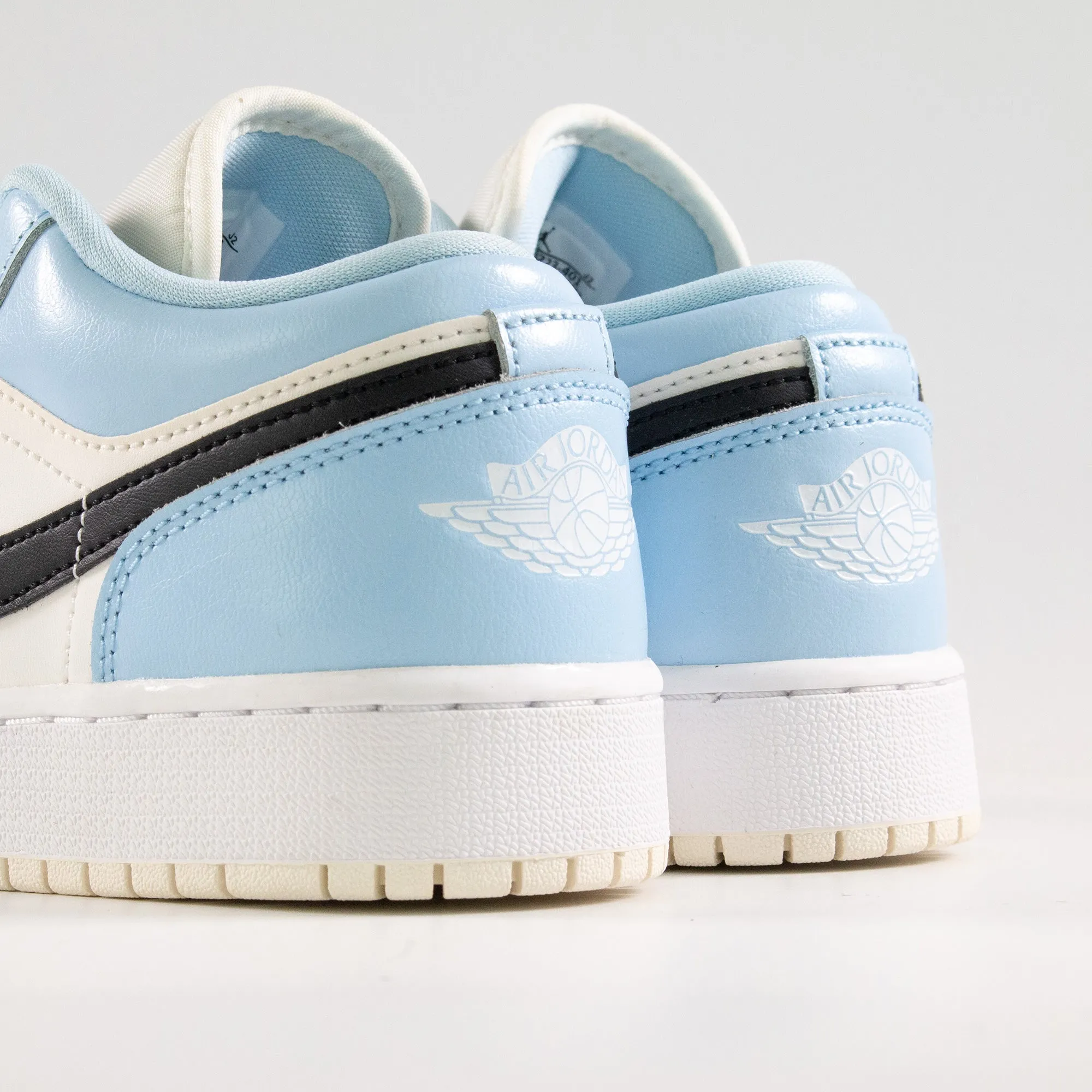 Air Jordan 1 Low 'Ice Blue Black' GS (2022)