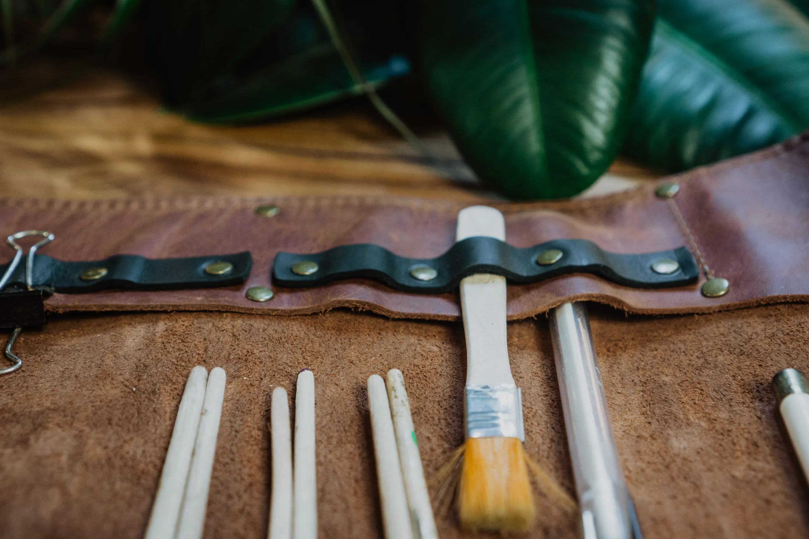 Large Artist Tool Roll Up | Leather drawing case