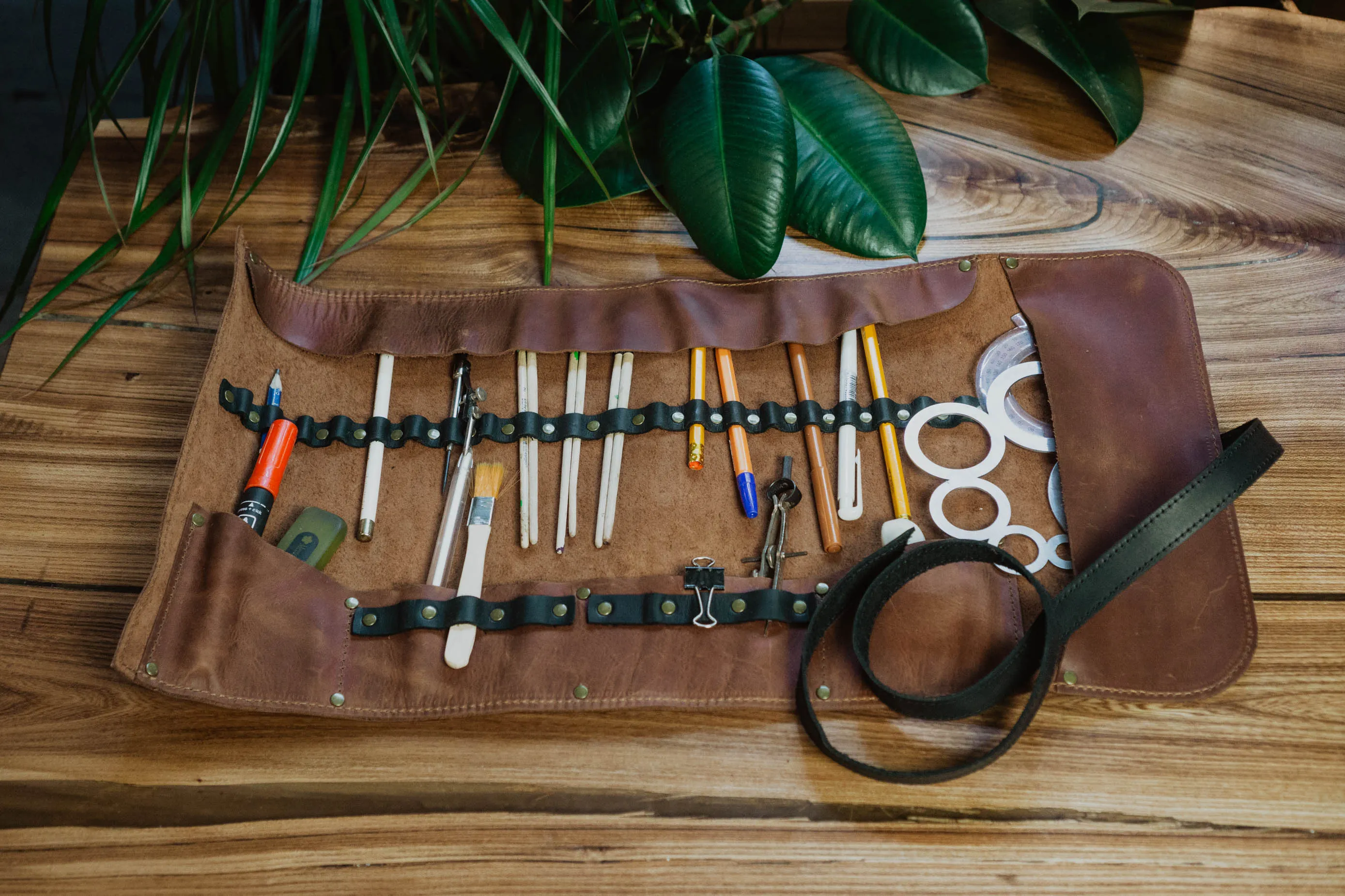 Large Artist Tool Roll Up | Leather drawing case