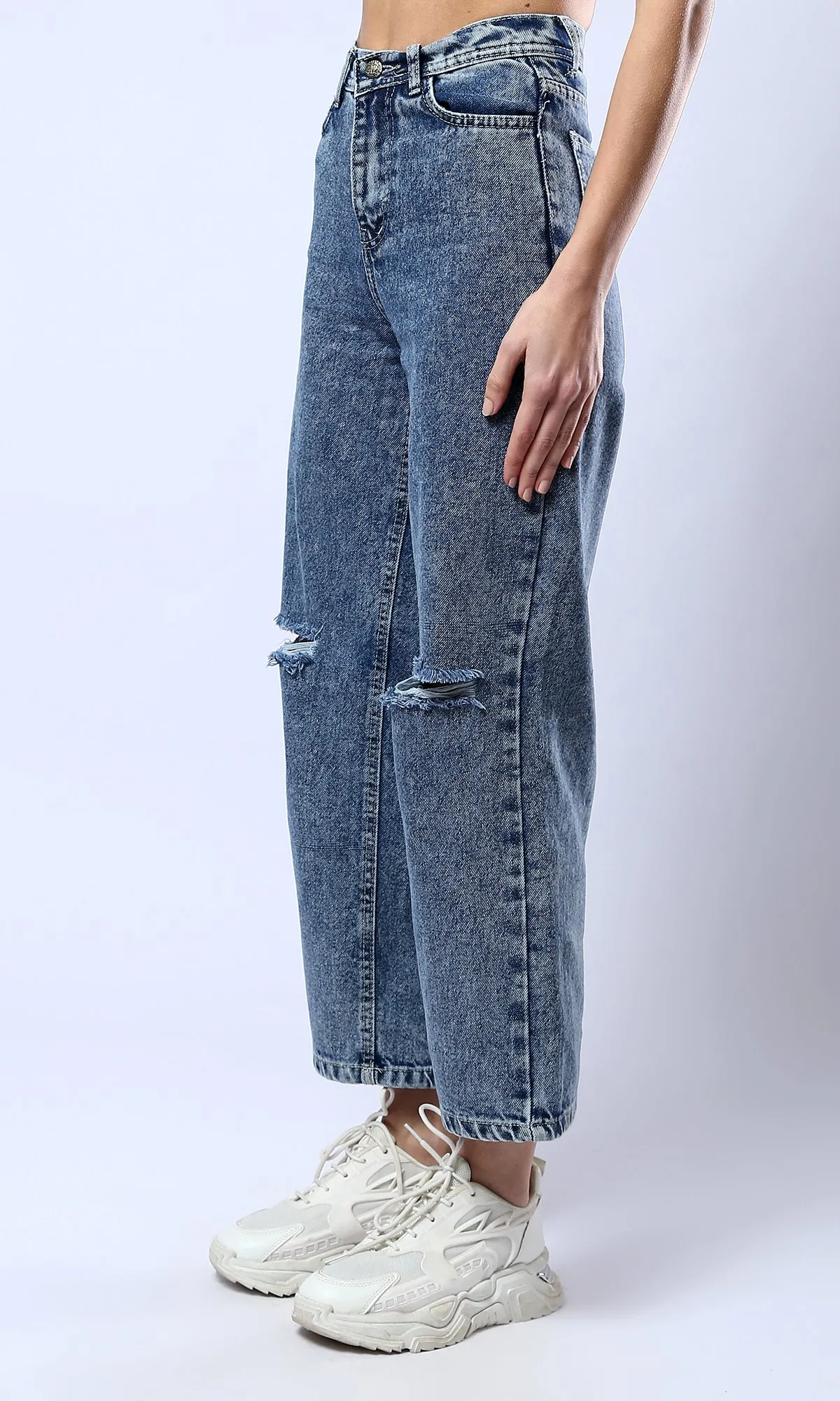 O179584 Comfy Straight Light Vintage Jeans With Front Cuts